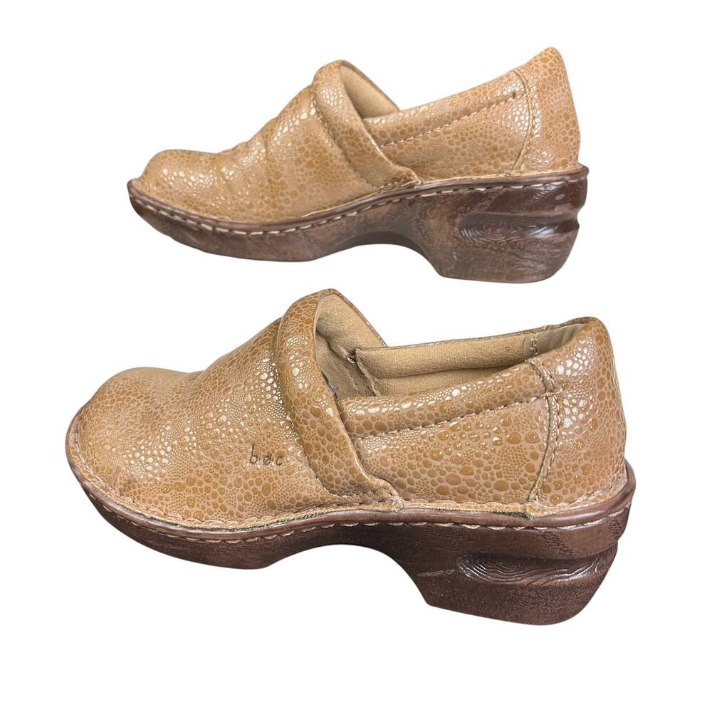B.O.C Born Peggy Clogs Women Size 6.5M Pebbled Tan Comfort Slip On Retro Shoes
